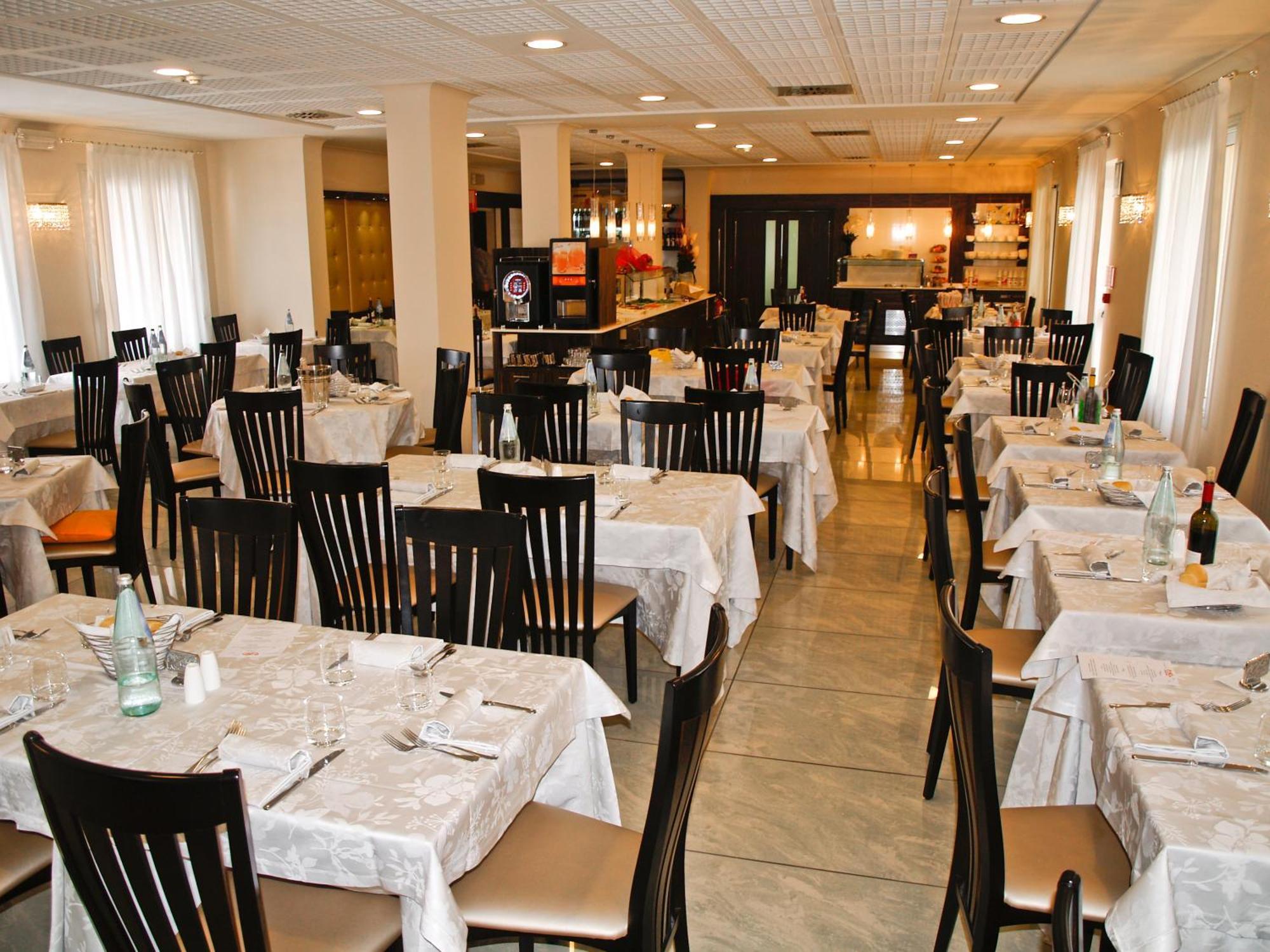 Hotel Villa Angelina Bibione Exterior photo