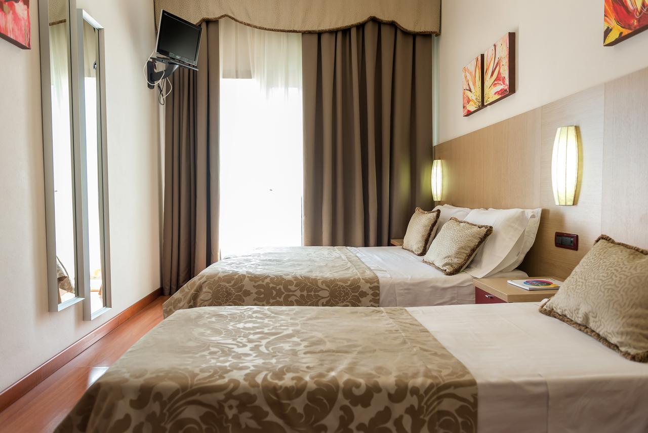 Hotel Villa Angelina Bibione Exterior photo